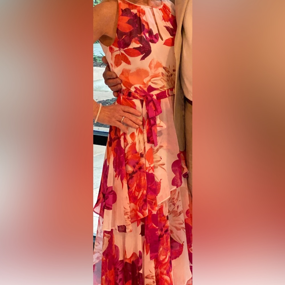 TAHARI Size 2 sleeveless maxi dress - worn twice